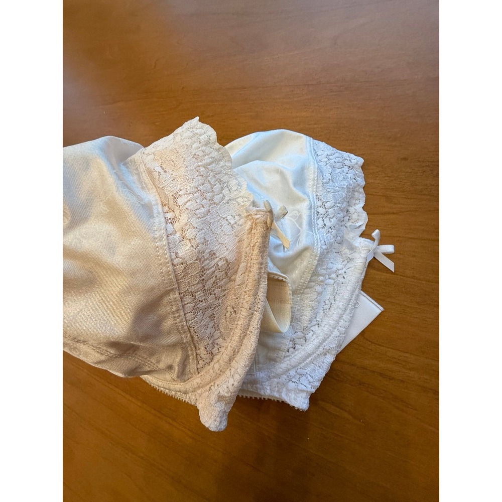 Playtex 42DD. Secrets full figure underwire Bra white and nude Set of 2